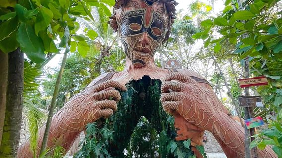 Escultura Ven a la Luz