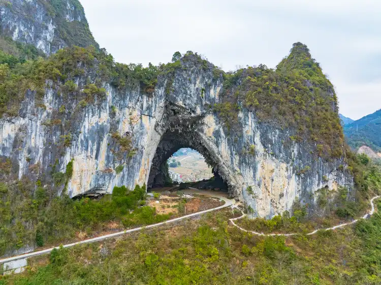 Hotels in Fengshan County