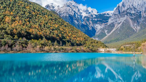 Excursion d'une journée à la montagne enneigée du Dragon de Jade, au parc des glaciers et à la vallée de la Lune Bleue (voiture privée et visite autoguidée en option)
