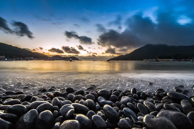 Beachcombing in Zhoushan