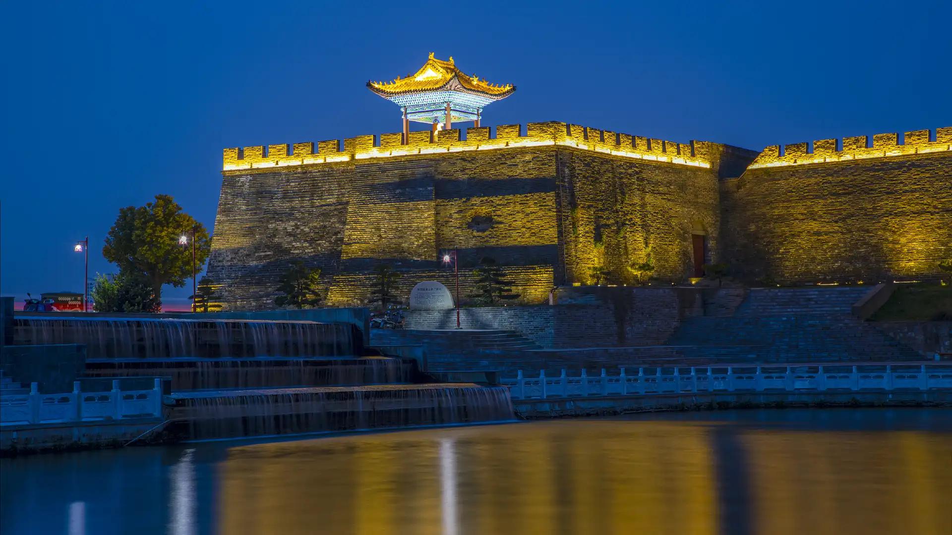Hotels near Furen City Site