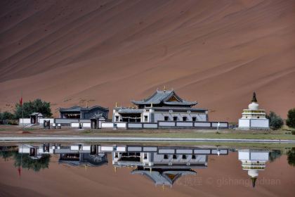 巴丹吉林沙漠庙海子营地·沙海人家