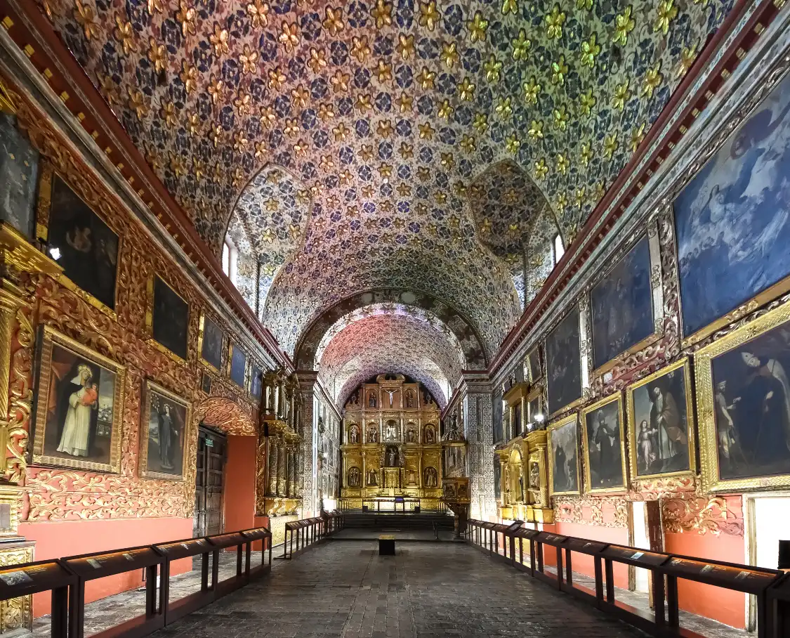 Hotels near Museo Santa Clara