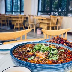 尹二姐守艺川菜(美专校街店) User Photo