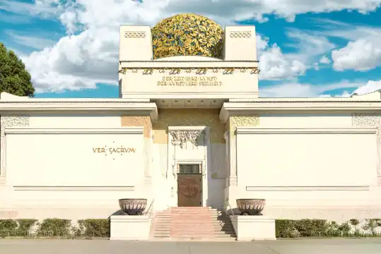 Hotel dekat The Secession Building