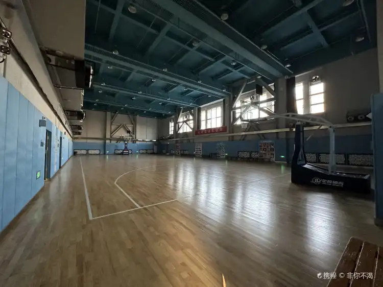 Hotels near Dongdan Basketball Court