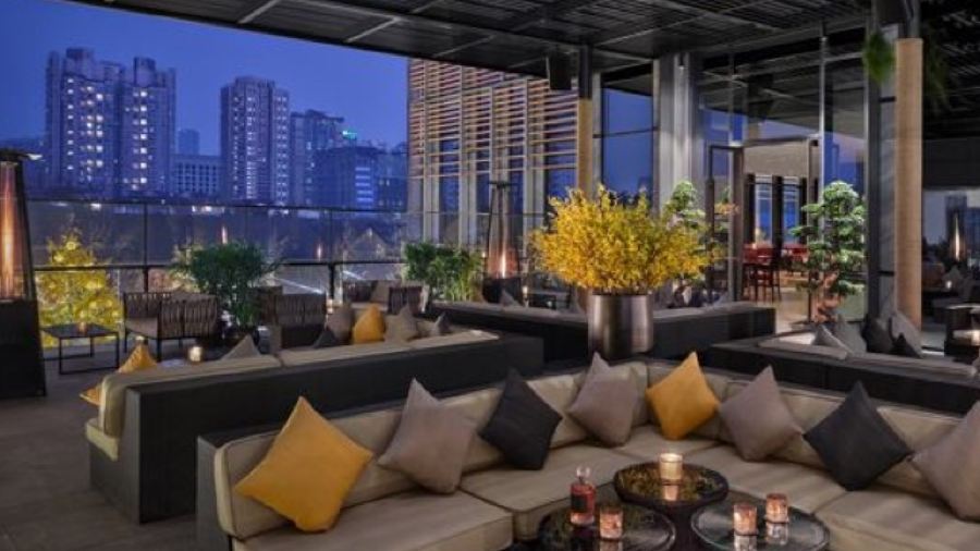 Niccolo Chengdu · The Bar