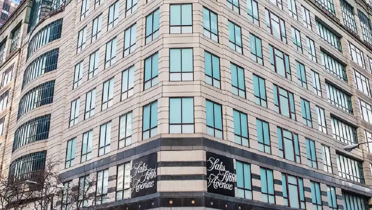 Hotels near Saks Fifth Avenue (Chicago)