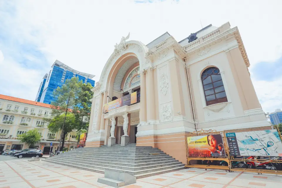 3_Saigon Opera House