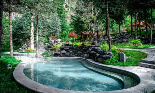 Bipenggou Namu Lake Forest Warm Pool Hot Spring