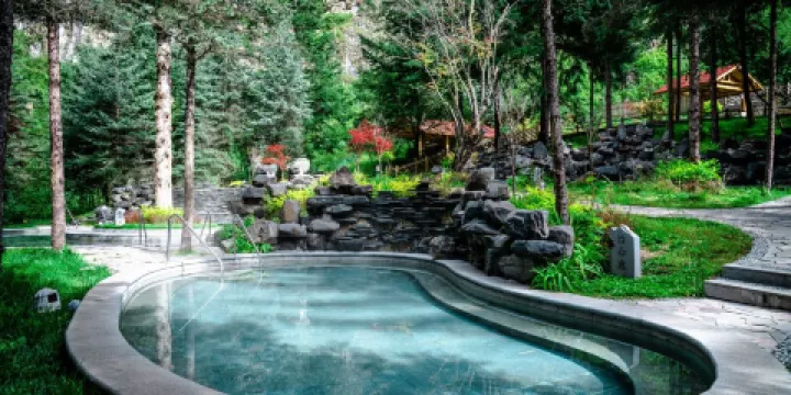 畢棚溝娜姆湖森林暖池溫泉