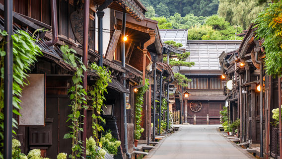 The old townscape of Hidatakayama Sanmachi Historic District