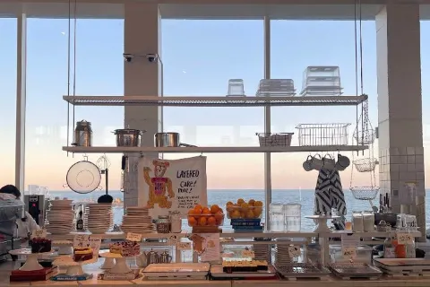 Cafe Layered Jeju Branch