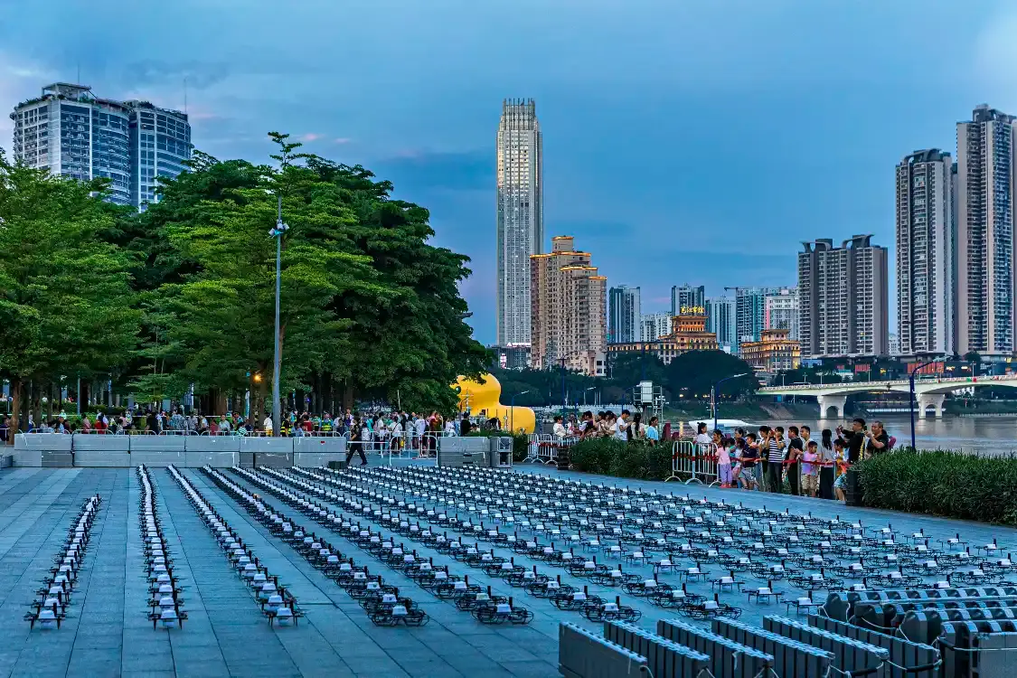 民生廣場附近的飯店