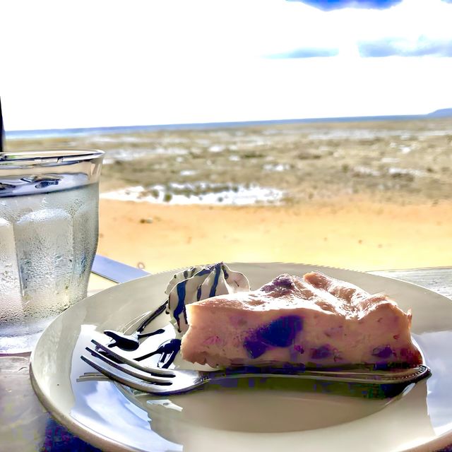 海を見ながら 沖縄 浜辺の茶屋
