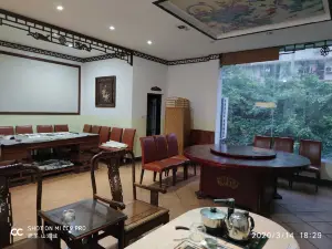 鹿圣酒家(原名阿二靓汤)