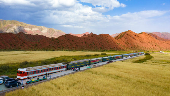 Xinjiang Tianshan Tomur Scenic Area ·Ta Cun