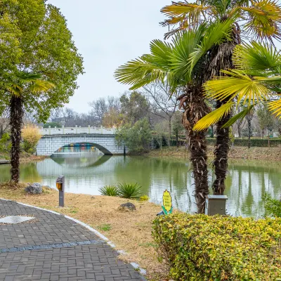 Hotels near Vanguard (Xinhua Branch)