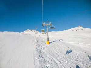 卡德羅納高山滑雪度假村