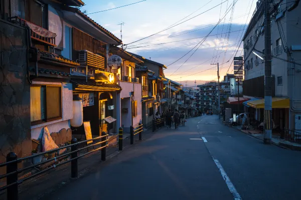 岩山宮周辺のホテル