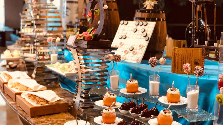 ZHONG YOU HUA YUAN JIU DIAN YA DIAN XI CAN TING