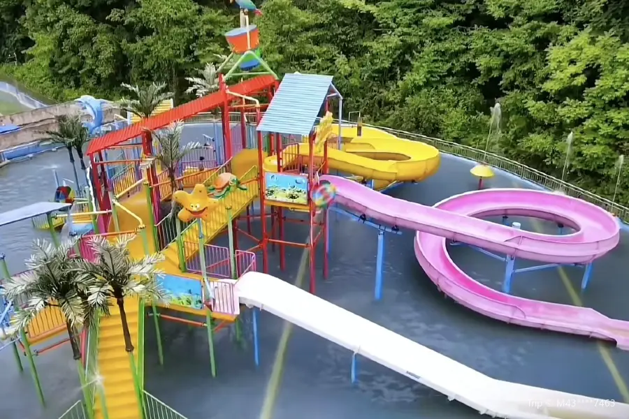 Fenghuanggu Water Amusement Park