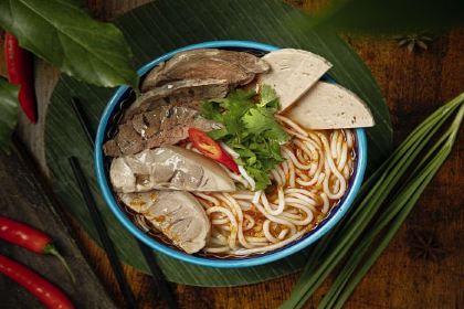 V CORNER Vietnamese Bistro & Bar