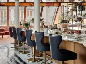 Neue Hoheit Brasserie