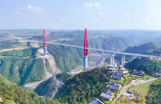 龍里河大橋玻璃棧道玻璃棧道票成人