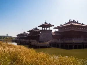 윈광스쿠(운강석굴)