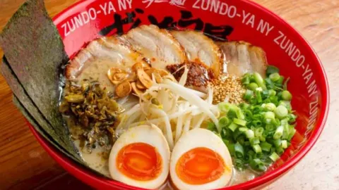 ラー麺ずんどう屋 心斎橋店 in 大阪