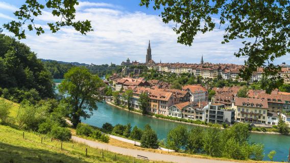 Bern Old Town, Clock Tower, and Bern Cathedral 1-day tour(Small Group Tour)