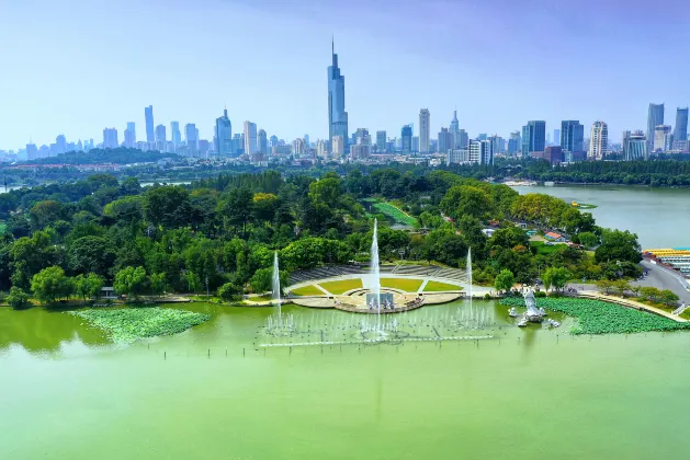 Hotels in Huludao With Parking