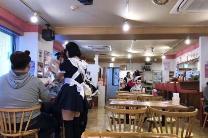 Maidreamin Akihabara Head Store