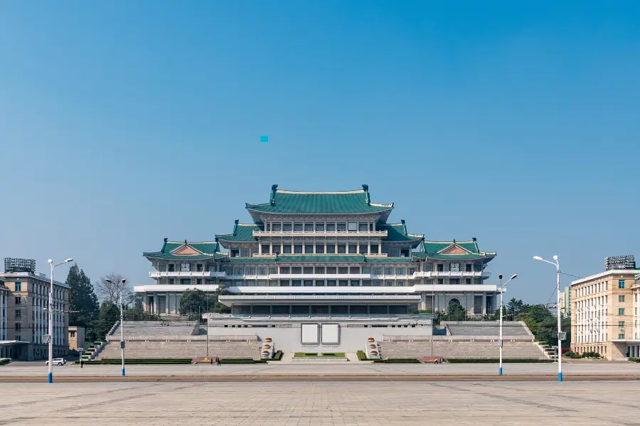 Piazza "Kim Il-sung"