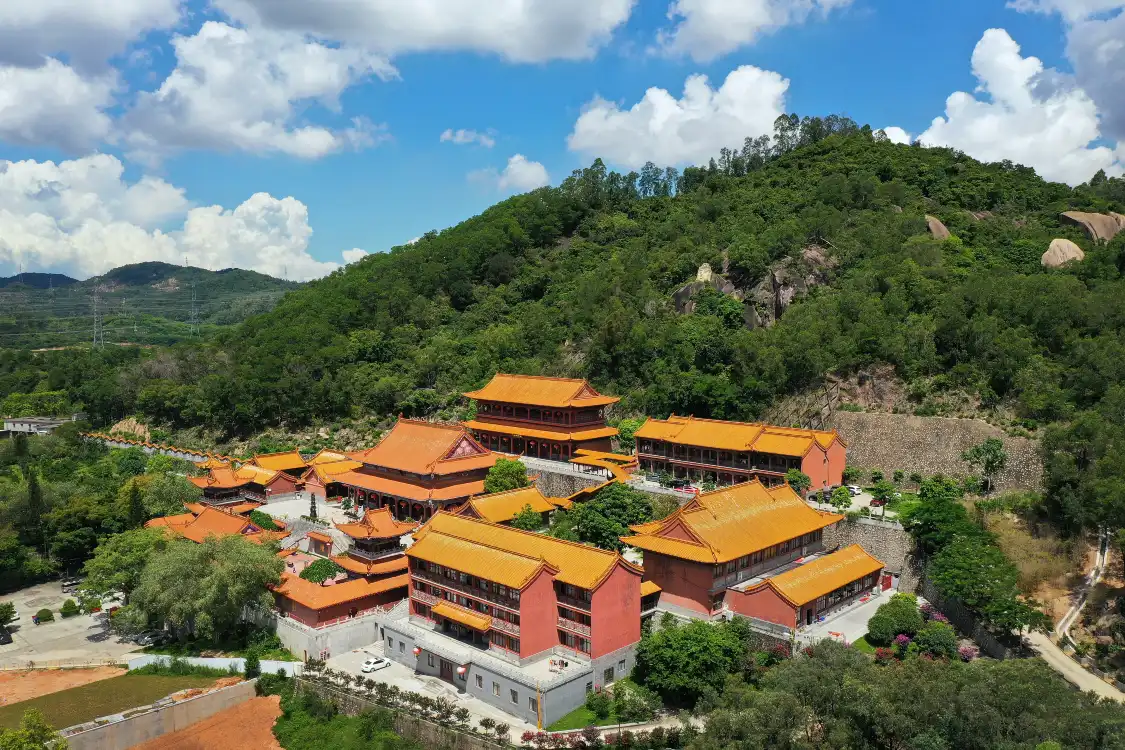 Hotels near Hongyuan Temple