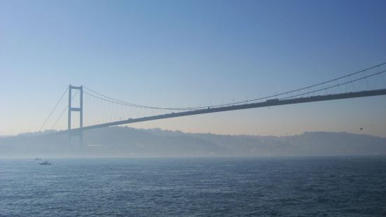博斯普鲁斯海峡大桥 因为那次ZB 劫后余生之后 该桥被正式命