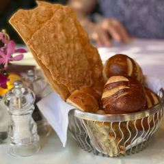 Polo Lounge User Photo