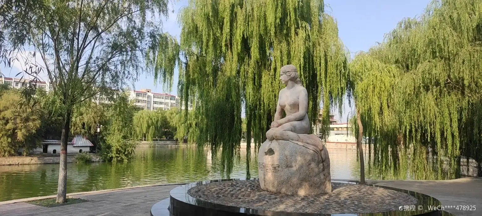 Hotels near Xuanhua People's Park (East Gate)