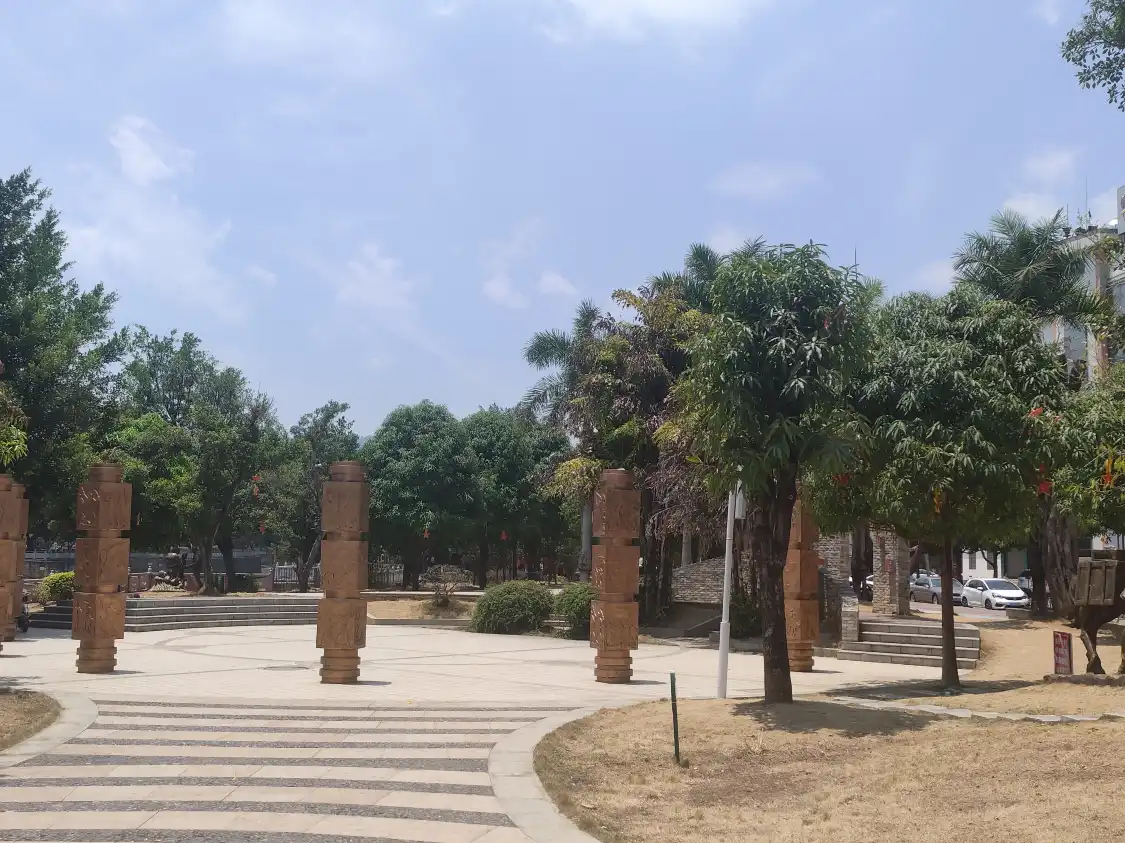 Hotels near Baiyue Park