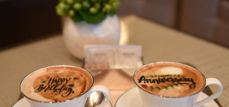 Armani/Lounge