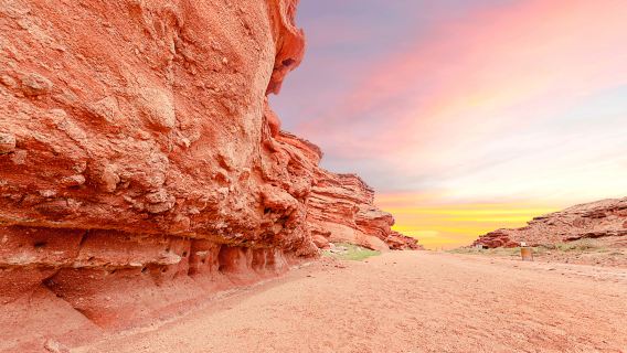 West Dreamy Valley