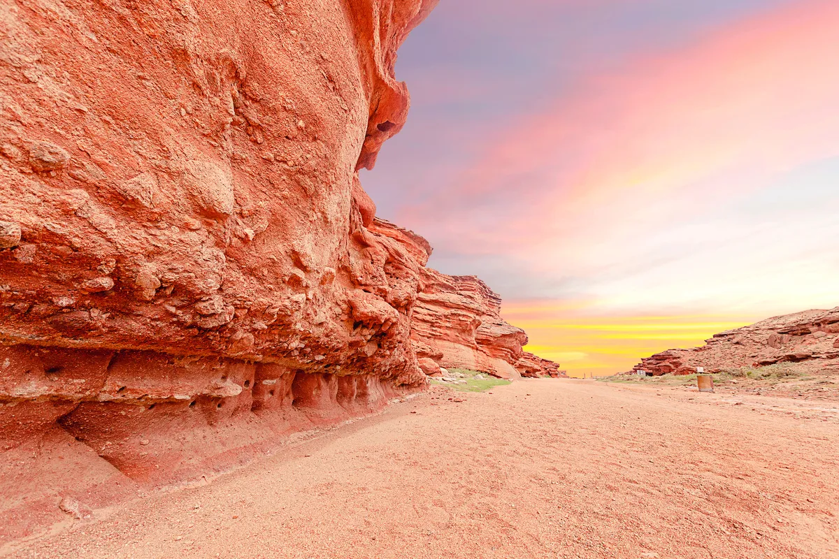 West Dreamy Valley