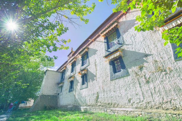 Pala Manor
