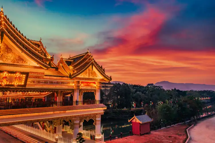 Các khách sạn ở Mạnh Liên