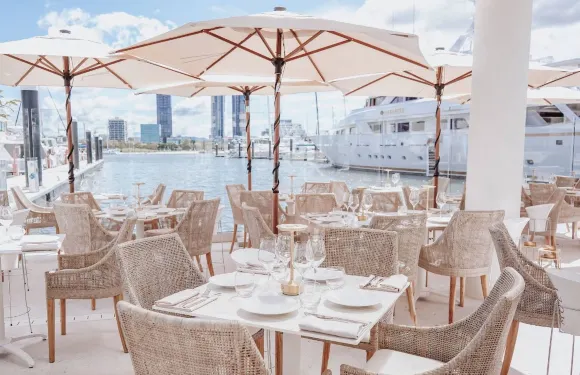 MĀRE Restaurant by La Luna