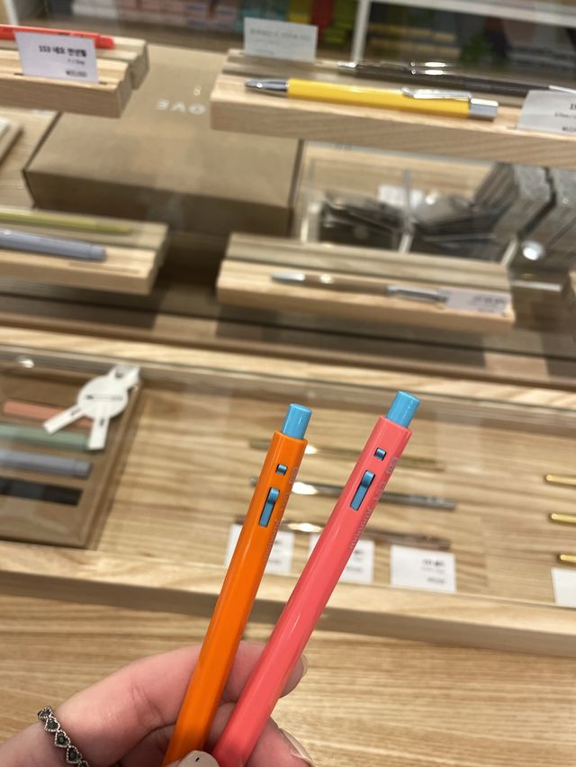 인사동 모나미 컨셉 스토어