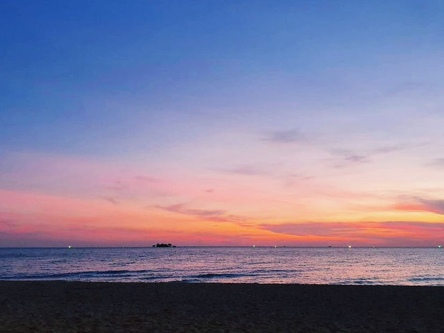 Sunsets, coconuts, beach and everything