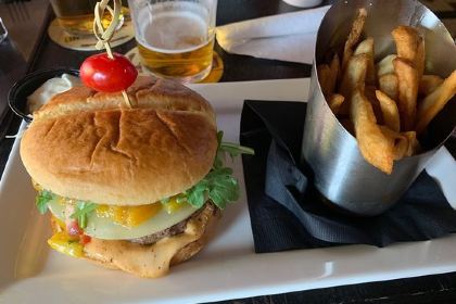 Aulde Dubliner & Pour House