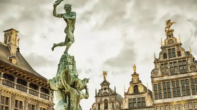 Hotels near Brabo Fountain